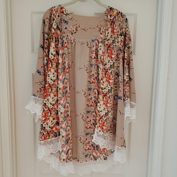 NWOT Taupe Boho Lightweight Floral Kimono - Picture 3 of 7
